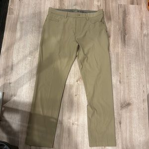 IZOD advantage performance pants LIKE NEW